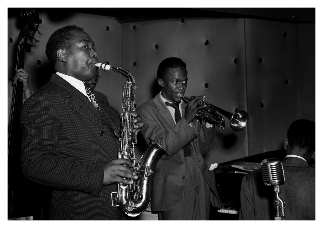 charlie-parker-miles-davis-1947-nyc-1947-william-p-gottlieb